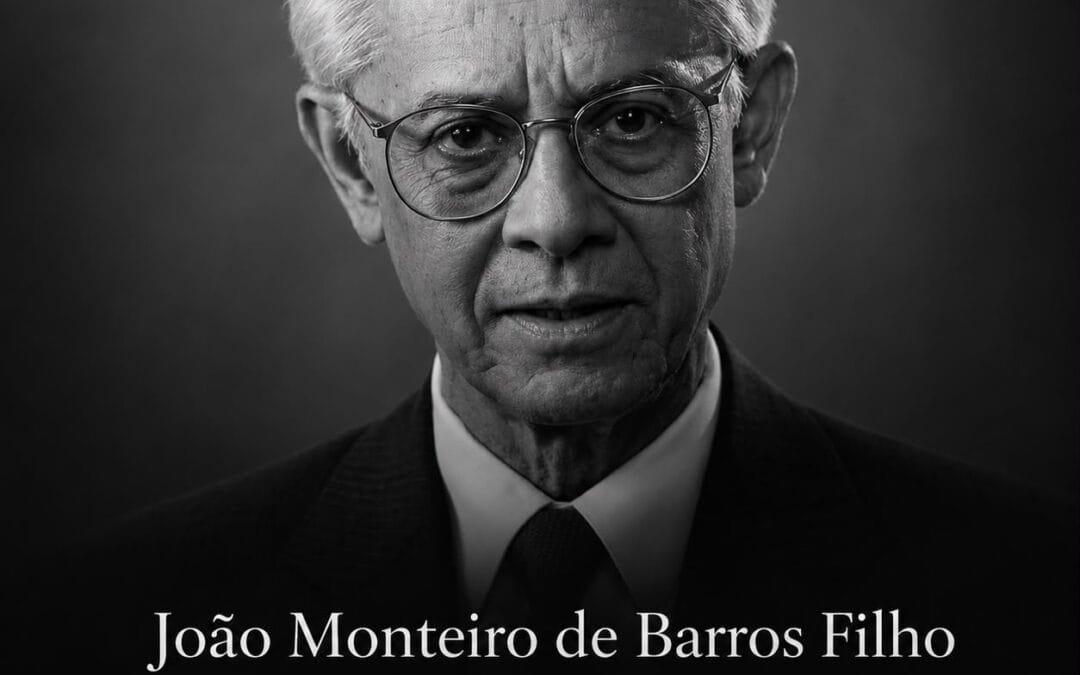 Padre Eduardo presta sua homenagem a João Monteiro de Barros Filho, fundador da REDEVIDA