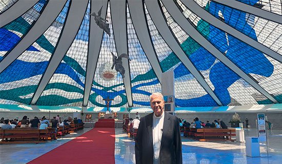 Pe. Eduardo celebra missas e recebe homenagens nesta semana em Brasília