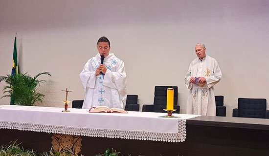Uma quarta-feira repleta de atividades em Brasília: santa missa e reuniões institucionais
